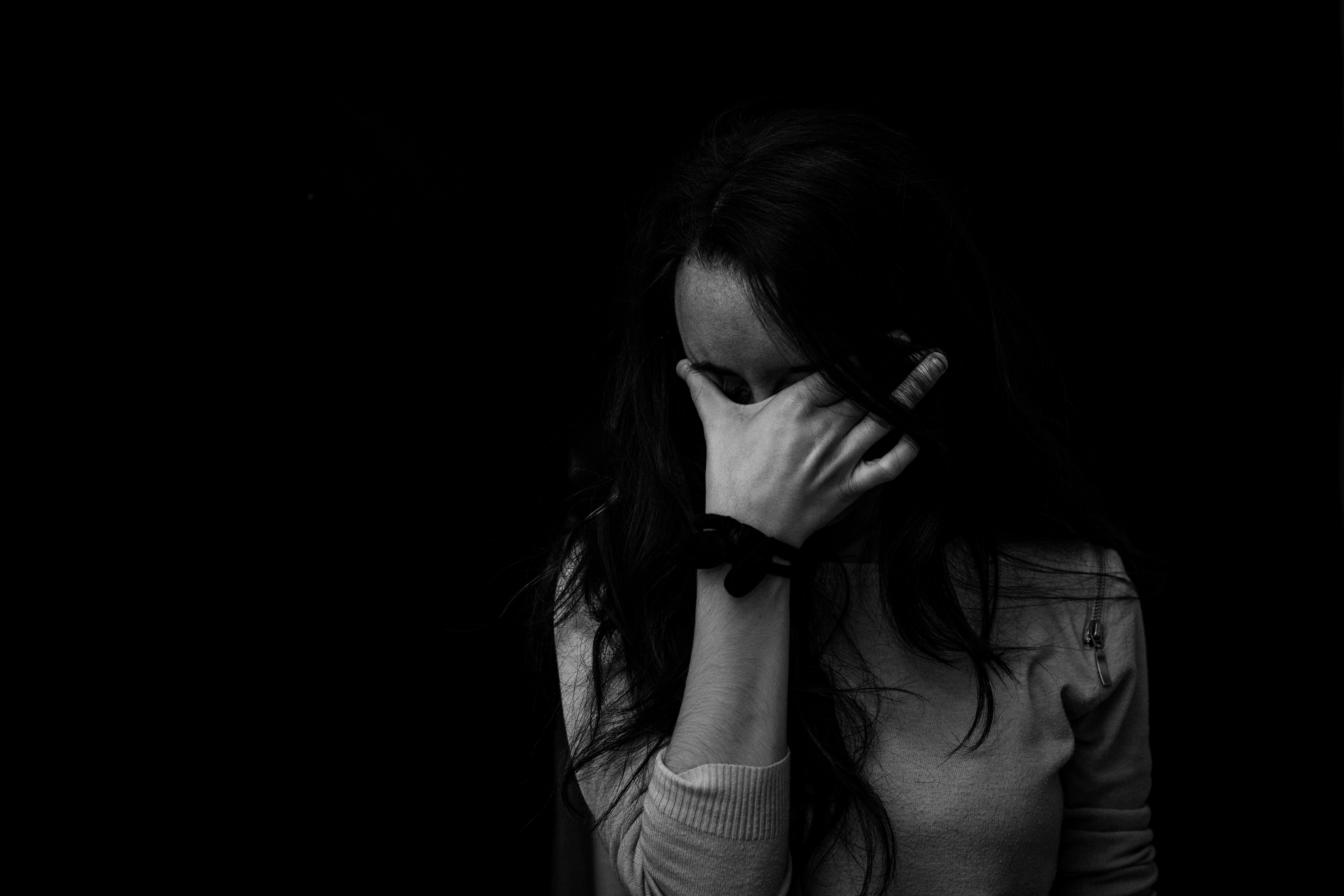 adult-alone-anxiety-1161268
